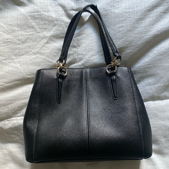 Preloved Leather Coach Shoulder Purse - Picture 4 of 8